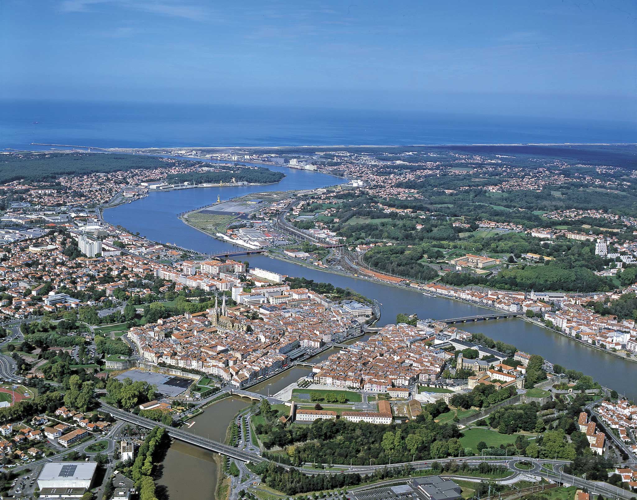 Vue aérienne port de Bayonne