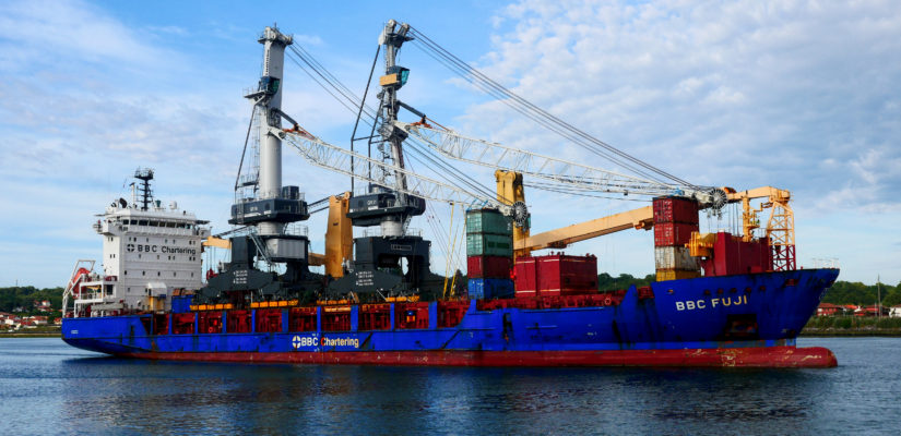 2019 08 07 Arrivee Grues Port De Bayonne Navire Bbc Fuji Prive Bl (17)